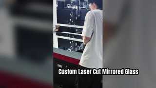 รูปแบบการตัดด้วยเลเซอร์แบบกำหนดเองบนกระจกเงายาว 1.4 เมตร
